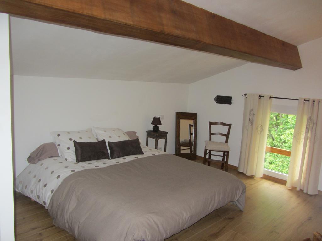 Saint-Pierre-de-Rivière Les Cimes Bed & Breakfast 部屋 写真