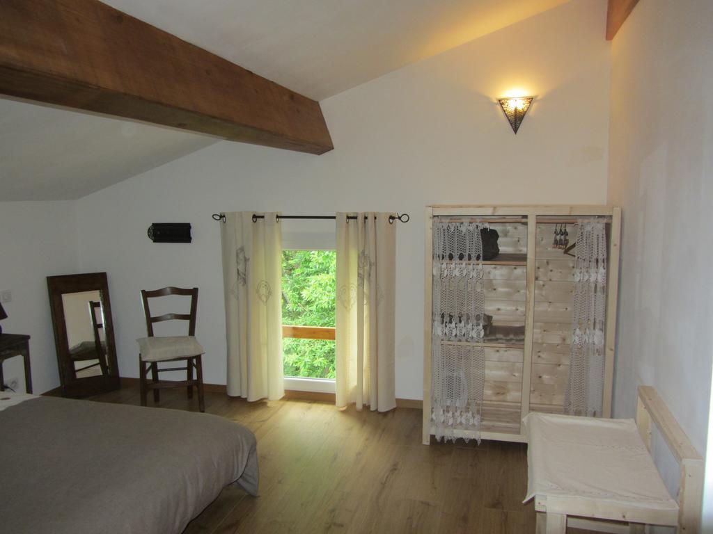 Saint-Pierre-de-Rivière Les Cimes Bed & Breakfast 部屋 写真